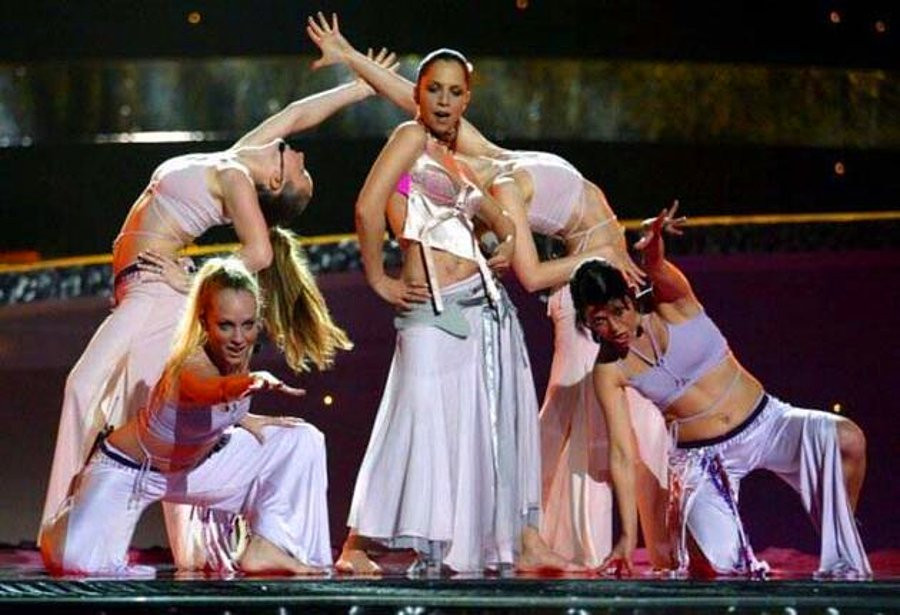 Hadise'nin Kıyafeti Yüzünden Eurovision'a Kadın Yarışmacı Gönderilmeyecek Kararı Gündem Oldu - Resim: 3