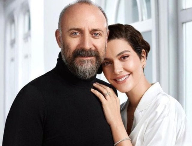 Bergüzar Korel ve Halit Ergenç'ten Leyla ile Birlikte Kahvaltı Pozu - Resim: 1