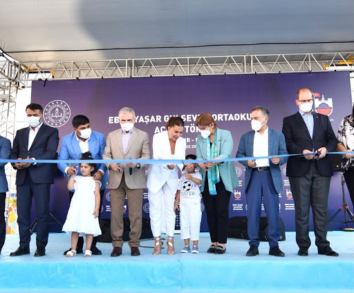 Ebru Yaşar Gülseven Ortaokulu Coşkulu Bir Törenle Açıldı - Resim: 1