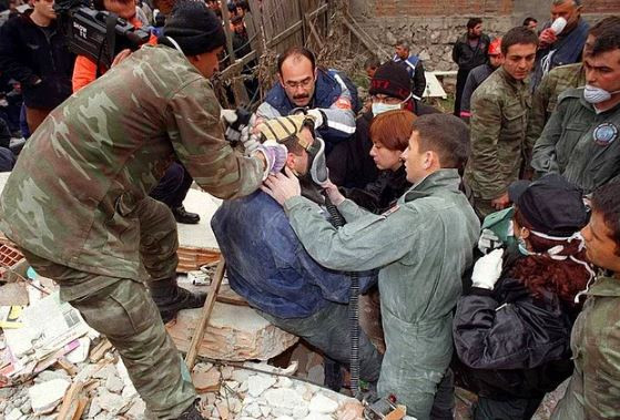 Marmara Depreminin Acı Tecrübeleri: 5 Bin 840 Kişi Kayıp... - Resim: 1