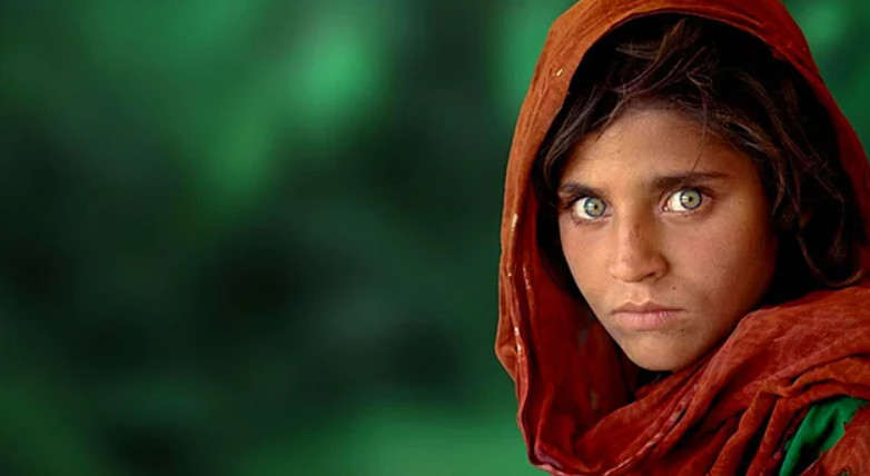 Tüm Dünya Onun Yüzüne Aşina!  Meşhur Afgan kızının Acı Hikayesi - Resim: 1