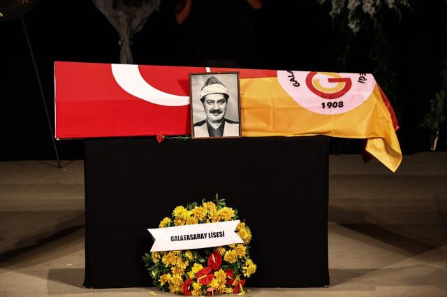 Ferhan Şensoy'un Cenazesine Cihat Tamer'in Sözleri Damga Vurdu - Resim: 4