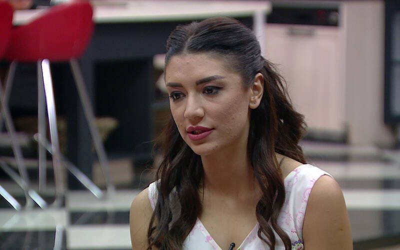 Kısmetse Olur’un Gelin Adayı Aycan Varış’ın Son Halini Görenler Tanıyamadı! - Resim: 3