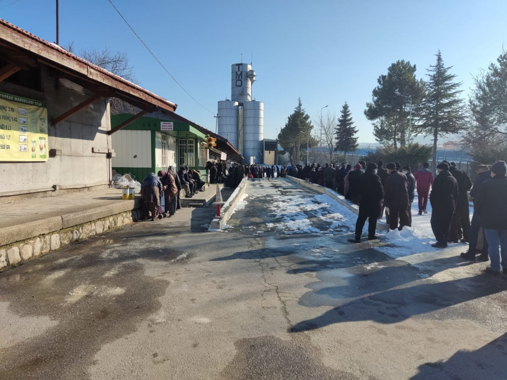 Buz Gibi Havada Metrelerce Yağ Kuyruğu! - Resim: 4