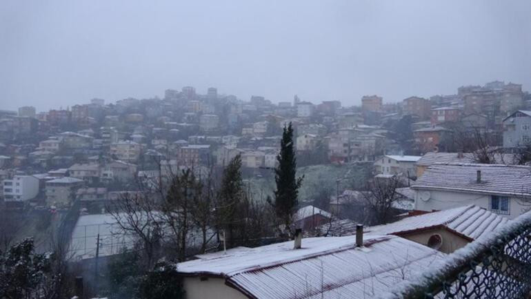 İstanbul'da Lapa Lapa Yağan Kar Trafiği Kiltledi - Resim: 2