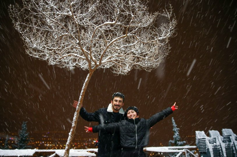29 Yıl Sonra Bir İlk: Antalya Şehir Merkezine Kar Yağdı - Resim: 1