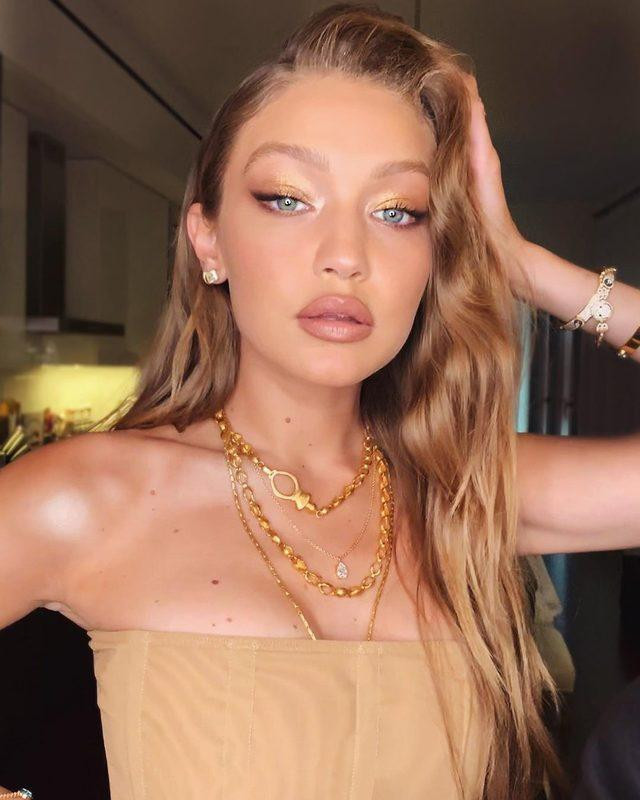 Gigi Hadid Sütyensiz Pozlarıyla Ortalığı Yaktı Geçti - Resim: 4