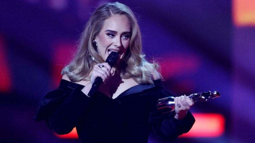 2022 BRIT Ödülleri Sahiplerine Kavuştu: Adele Geceye Damga Vurdu - Resim: 1