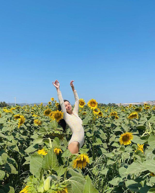 Cem Yılmaz'ın Yeni Sevgilisi Rüya Demirbulut Instagram Pozlarıyla Büyülüyor - Resim: 2