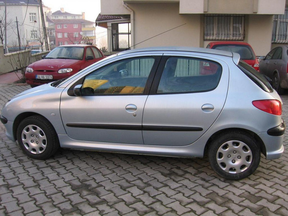 Hamdi Alkan Boşandığı Selen Görgüzel'e 2005 Model Peugeot 206 Bıraktı - Resim: 4