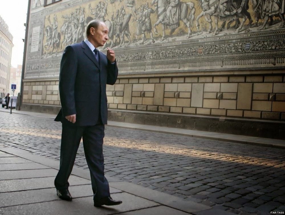 Putin Yürürken Sağ Kolu Neden Sabit? - Resim: 2