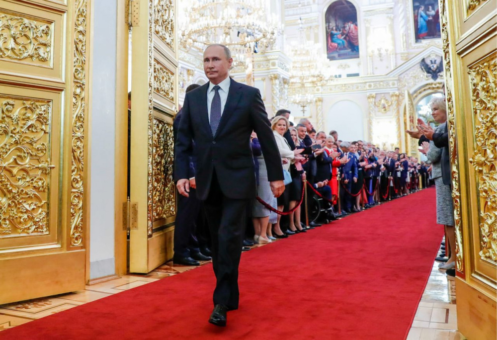 Putin Yürürken Sağ Kolu Neden Sabit? - Resim: 3