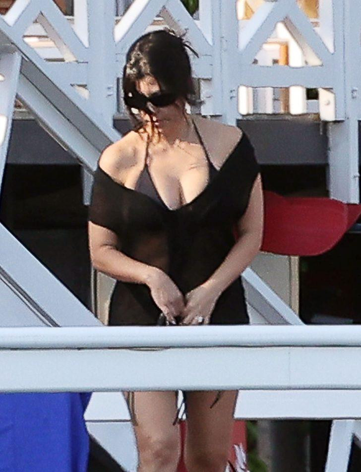 Kourtney Kardashian ve Travis Barker Sahillerde Aşka Geldi - Resim: 2