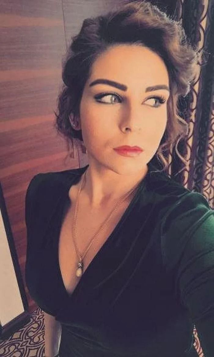 Pelin Öztekin Yaz Sezonunu Açtı: Mavi Bikinisiyle Poz Verdi - Resim: 4