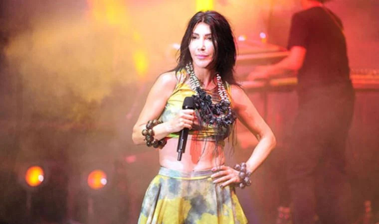Yobazlar Hande Yener'in Konserini Hedef Aldı: İfsad Nesnesi Bayan - Resim: 1