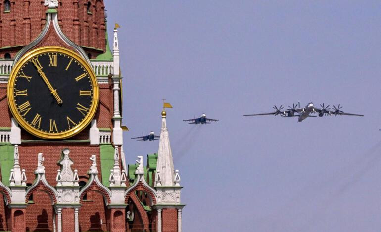 Moskova'dan Gelen Fotoğraflar Dünya Gündemine Oturdu: Gözler 9 Mayıs'ta - Resim: 2