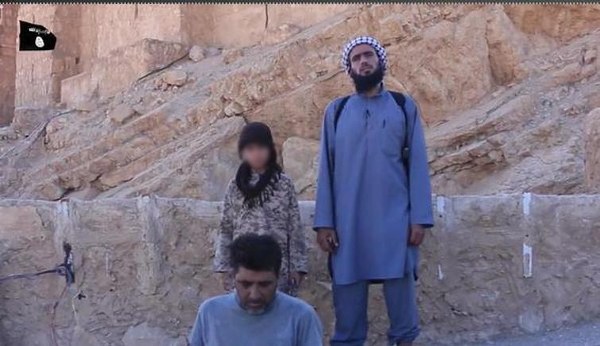 IŞİD küçük çocuğa kafa kestirdi! - Resim: 4