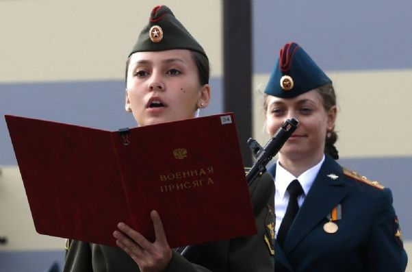 Rus kadın askerlere yasak aşk önlemi - Resim: 4