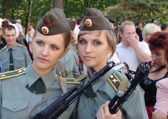 Rus kadın askerlere yasak aşk önlemi - Resim: 2