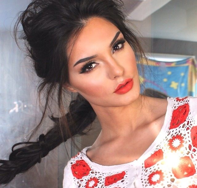 Kürt kızın Kim Kardashian makyajı 2,5 milyon izlendi - Resim: 2