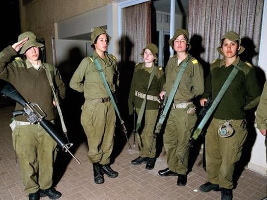 İsrail, kadın askerlerini ne için kullanıyor? - Resim: 3