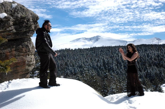 Hayko Cepkin ve Nilüfer Açıkalın karlarda yuvarlandı - Resim: 1