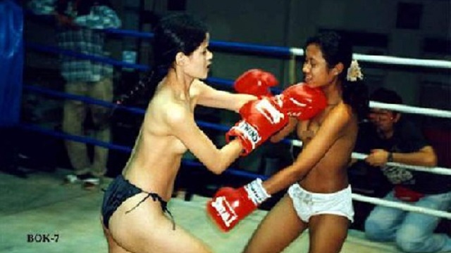 Üstsüz kızlar boks yaptı - Resim: 3