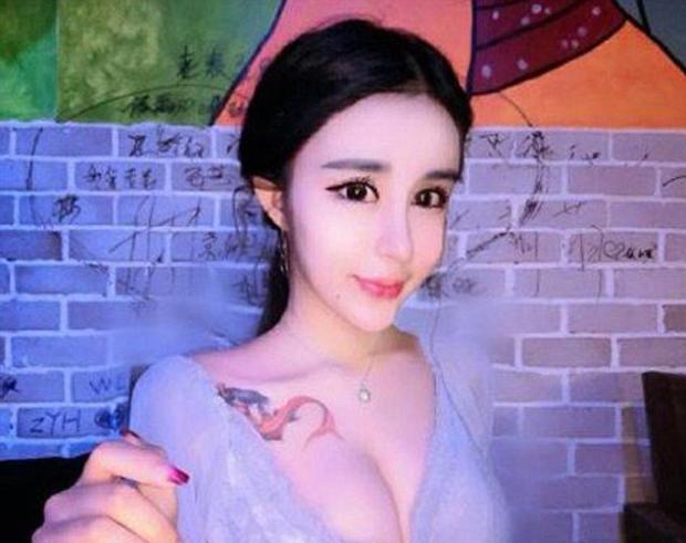 Çinli genç kız 15 yaşında estetik yaptırdı - Resim: 1