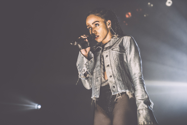 FKA Twigs'den küvet pozu - Resim: 4