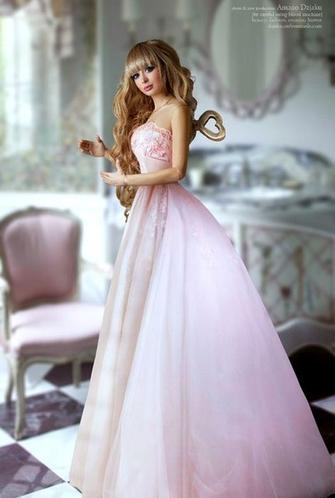 İşte Rusların estetiksiz Barbie'si Angelica - Resim: 2