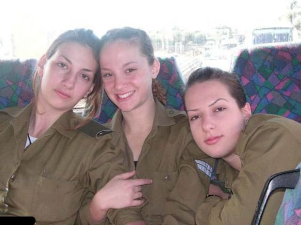 İsrail'de kadın askerlerin görüntüleri şoke etti - Resim: 2