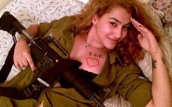 İsrail askerlerine genç kızlardan selfie desteği - Resim: 2
